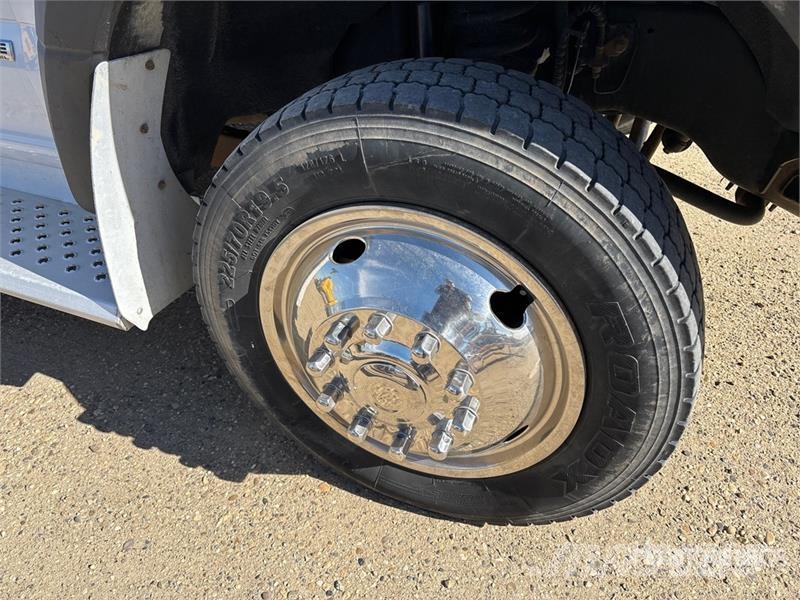 Ford F-550 XLT 4x4 Crew Cab Flatbed Truck Lastbil med lad/Flatbed