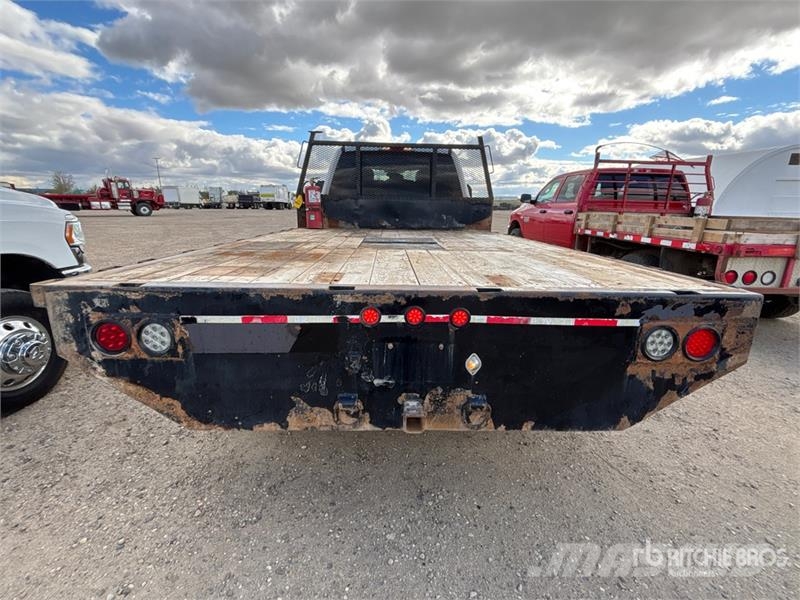 Ford F-550 XLT 4x4 Crew Cab Flatbed Truck Lava-kuorma-autot