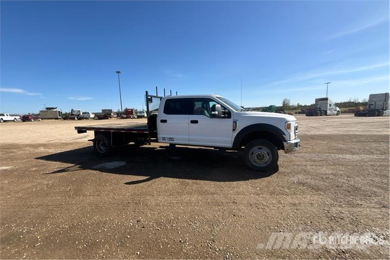 Ford F-550 XLT 4x4 Crew Cab Flatbed Truck Lastbil med lad/Flatbed