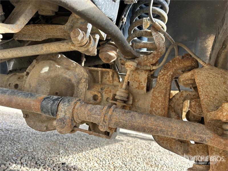 Ford F-550 XLT 4x4 Crew Cab Flatbed Truck Lava-kuorma-autot
