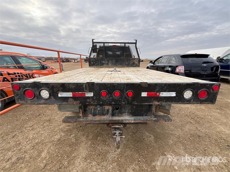 Ford F-550 XLT 4x4 Crew Cab Flatbed Truck Kamioni sa otvorenim sandukom