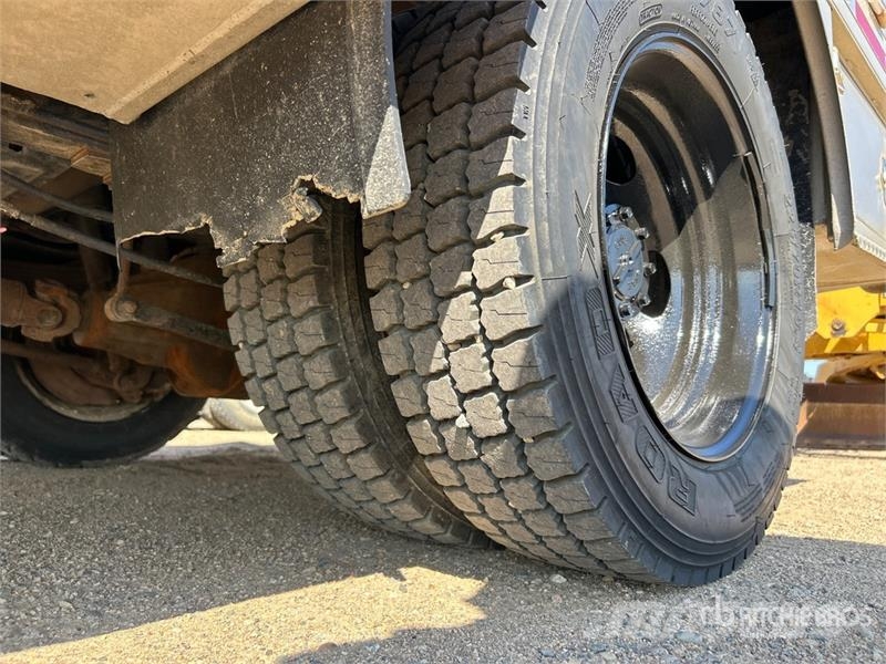 Ford F-550 XLT 4x4 Crew Cab Flatbed Truck 플랫베드/드롭사이드 트럭
