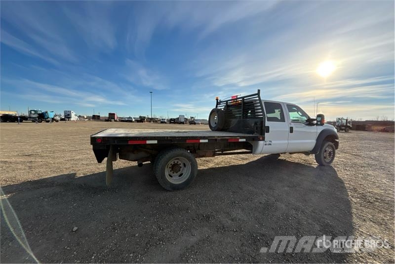 Ford F-550 XLT 4x4 Crew Cab Flatbed Truck Kamioni sa otvorenim sandukom