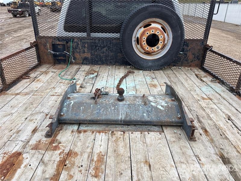 Ford F-550 XLT 4x4 Crew Cab Flatbed Truck (Inoperable) Camiões estrado/caixa aberta