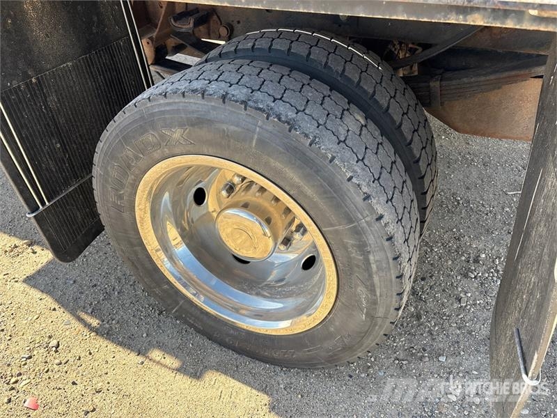 Ford F-550 XLT 4x4 Crew Cab Flatbed Truck Lastbil med lad/Flatbed