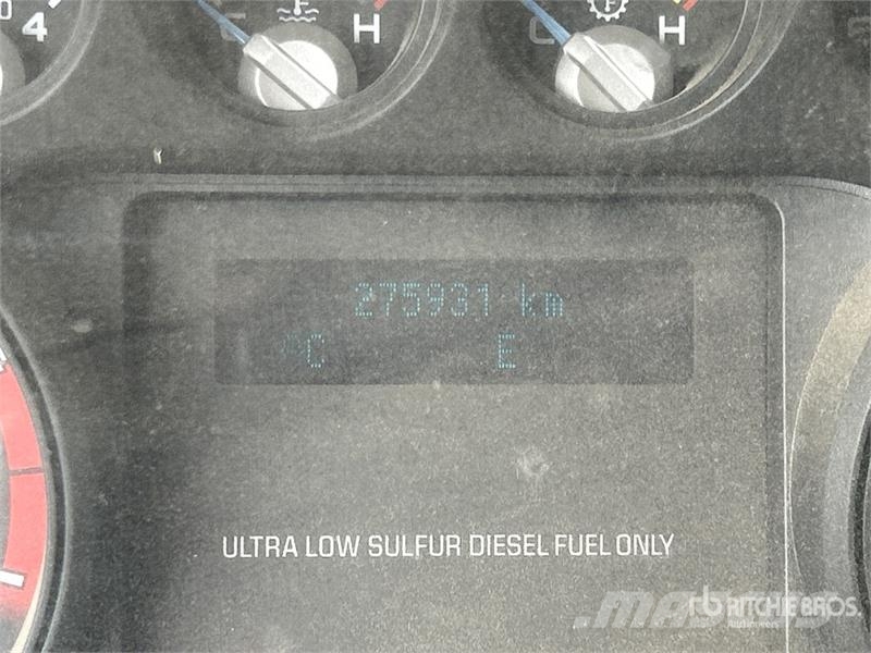 Ford F-550 XLT 4x4 Crew Cab Flatbed Truck Lava-kuorma-autot