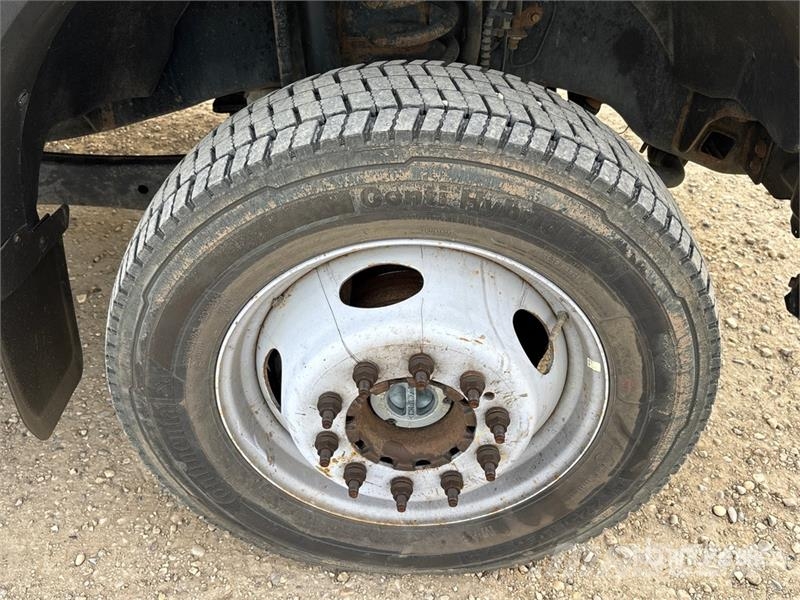 Ford F-550 XLT 4x4 Crew Cab Flatbed Truck Flatbed kamyonlar