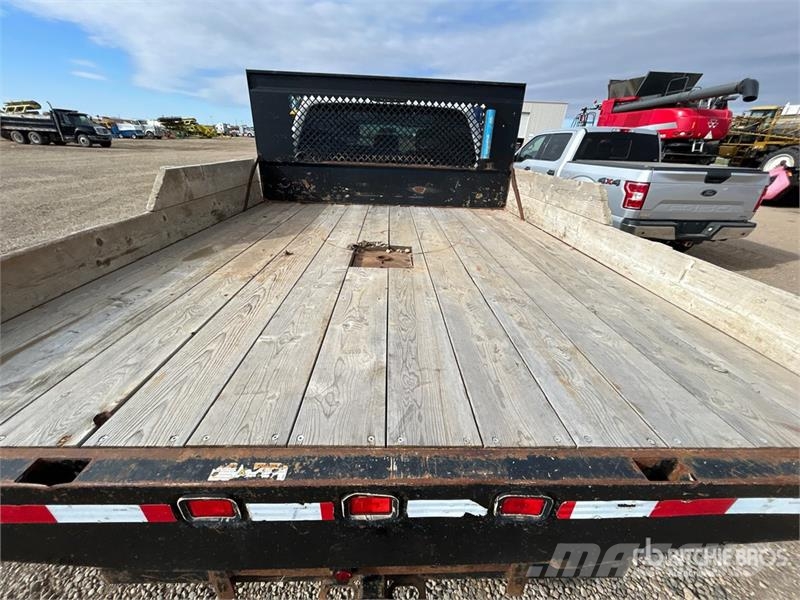 Ford F-550 XLT 4x4 Crew Cab Flatbed Truck Lava-kuorma-autot