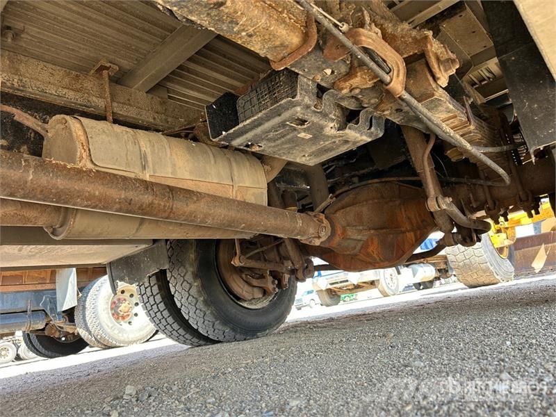 Ford F-550 XLT 4x4 Crew Cab Flatbed Truck 플랫베드/드롭사이드 트럭