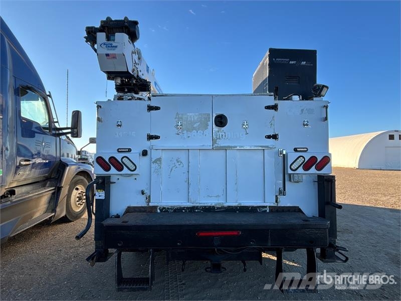 Ford F-550 XLT 4x4 Crew Cab Service Truck Camions et véhicules municipaux