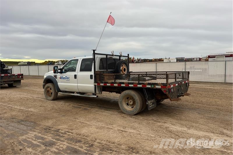 Ford F-550 XLT 4x4 Crew Cab Flatbed Truck (Inoperable) Camiões estrado/caixa aberta