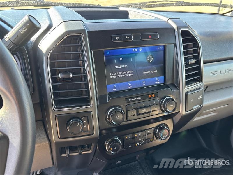 Ford F-550 XLT 4x4 Crew Cab Service Truck Municipal / general purpose vehicles