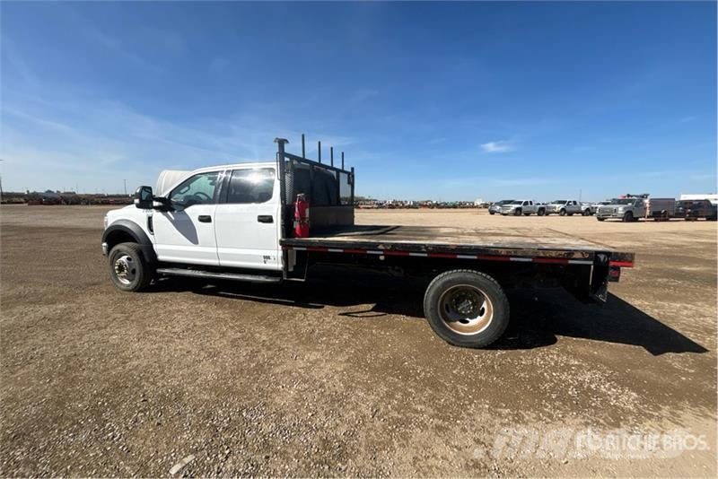 Ford F-550 XLT 4x4 Crew Cab Flatbed Truck Lastbil med lad/Flatbed