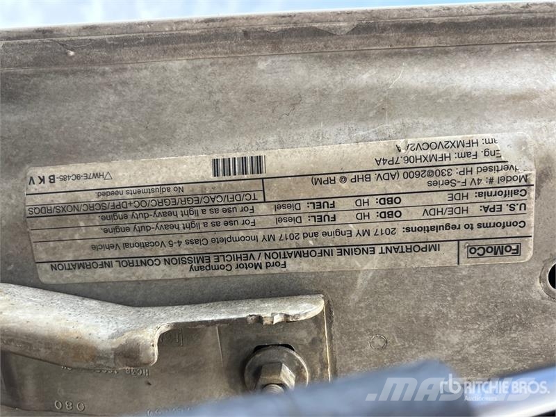Ford F-550 XLT 4x4 Crew Cab Flatbed Truck Flatbed kamyonlar