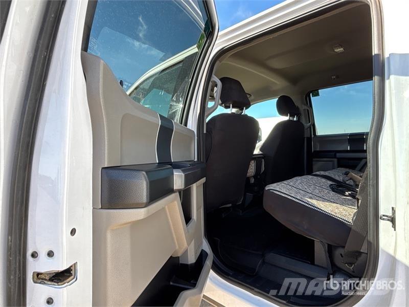 Ford F-550 XLT 4x4 Crew Cab Service Truck Municipal / general purpose vehicles