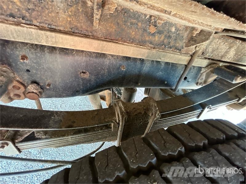 Ford F-550 XLT 4x4 Crew Cab Flatbed Truck 플랫베드/드롭사이드 트럭
