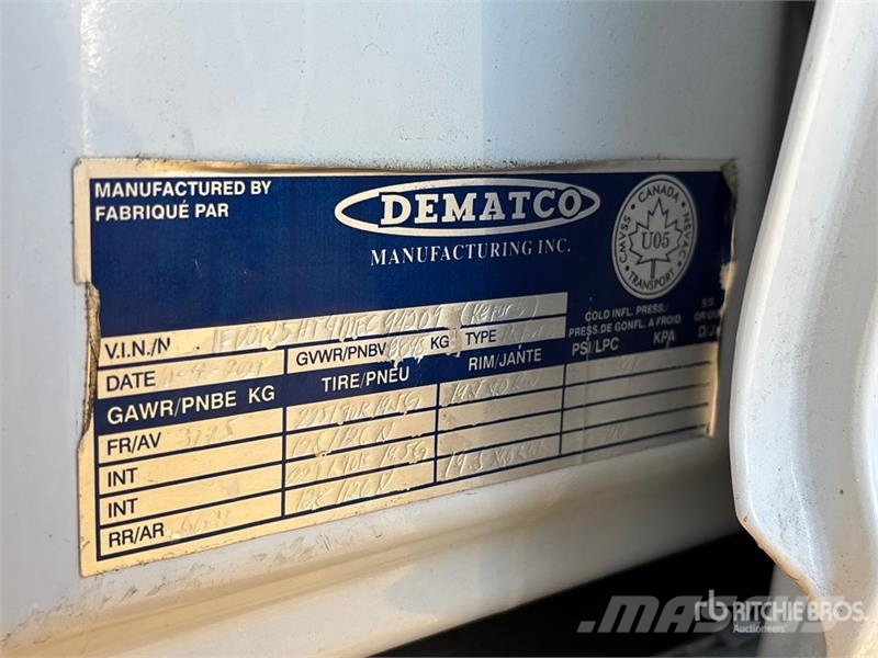 Ford F-550 XLT 4x4 Crew Cab Service Truck Camions et véhicules municipaux