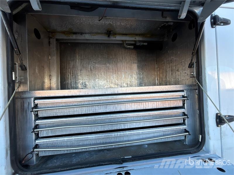 Ford F-550 XLT 4x4 Crew Cab Service Truck Camions et véhicules municipaux