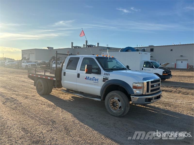 Ford F-550 XLT 4x4 Crew Cab Flatbed Truck (Inoperable) Flatbed kamyonlar