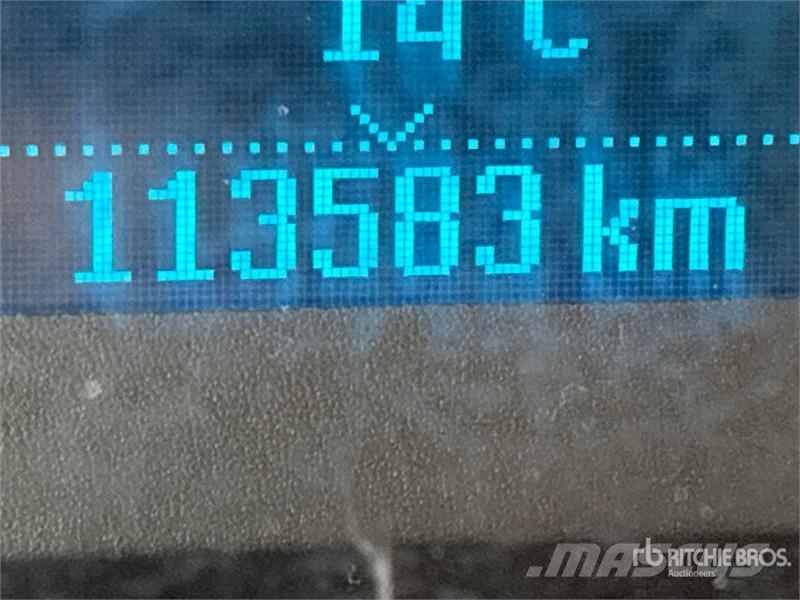 Ford F-550 XLT 4x4 Crew Cab Flatbed Truck Lava-kuorma-autot