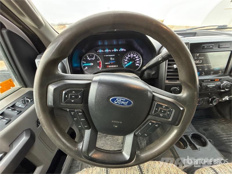 Ford F-550 XLT 4x4 Crew Cab Flatbed Truck Kamioni sa otvorenim sandukom