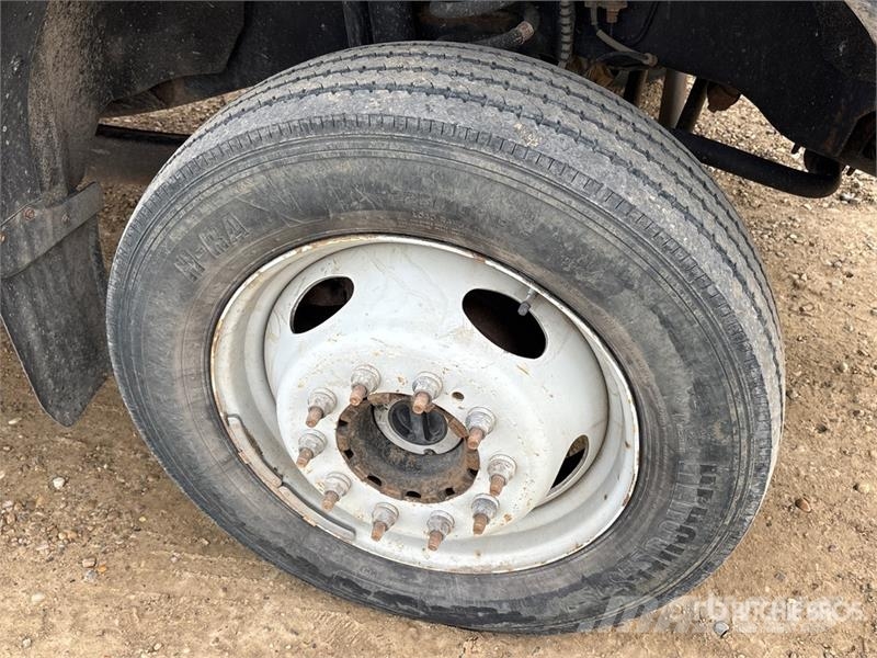 Ford F-550 XLT 4x4 Crew Cab Flatbed Truck Kamioni sa otvorenim sandukom