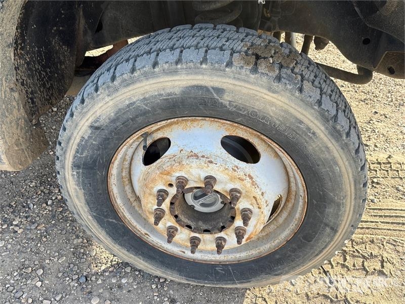 Ford F-550 XLT 4x4 Crew Cab Flatbed Truck Kamioni sa otvorenim sandukom