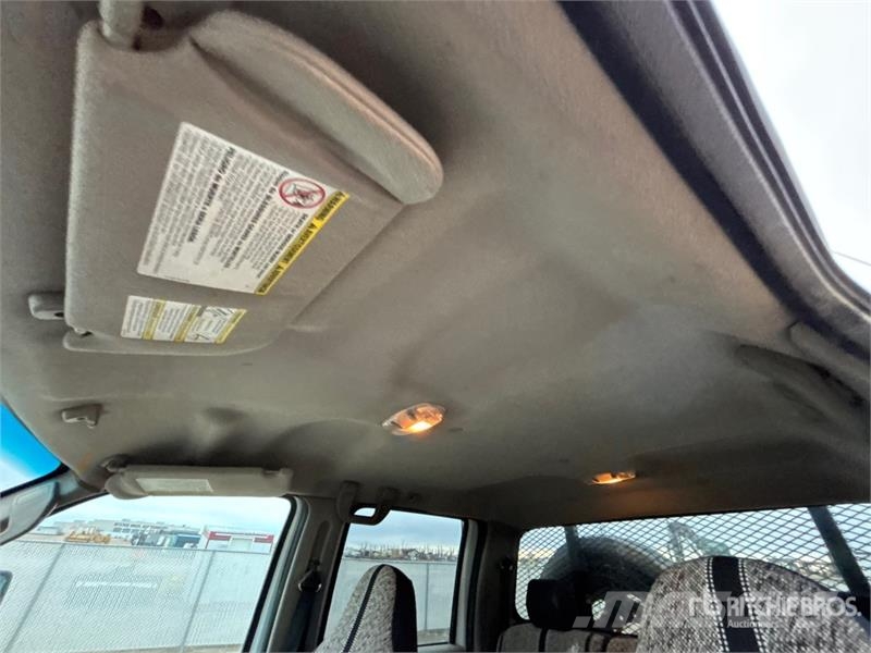 Ford F-550 XLT 4x4 Crew Cab Flatbed Truck (Inoperable) Camiões estrado/caixa aberta