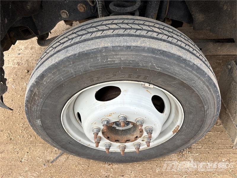 Ford F-550 XLT 4x4 Crew Cab Flatbed Truck Kamioni sa otvorenim sandukom