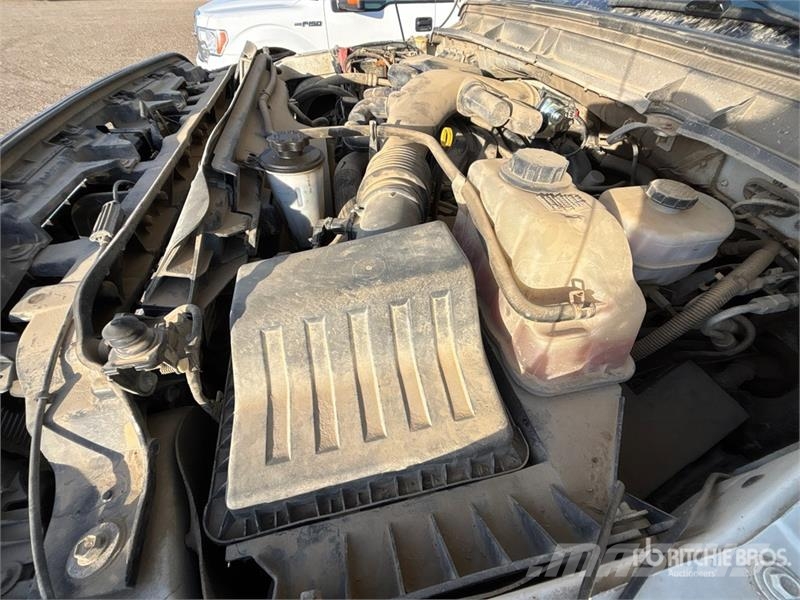 Ford F-550 XLT 4x4 Crew Cab Flatbed Truck Kamioni sa otvorenim sandukom