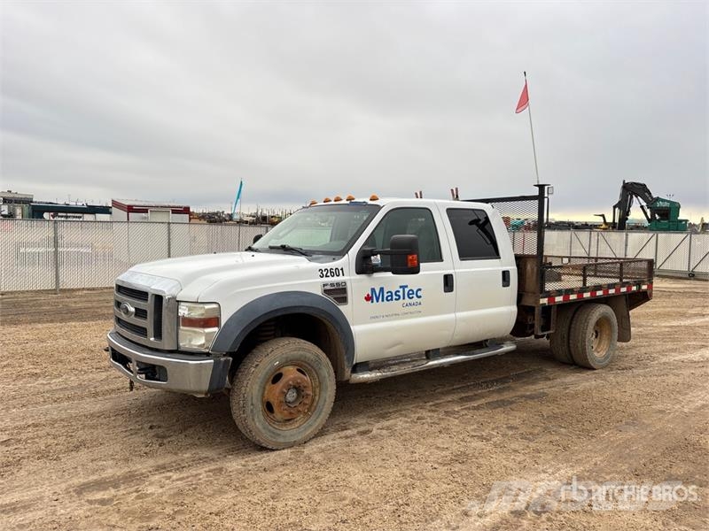 Ford F-550 XLT 4x4 Crew Cab Flatbed Truck (Inoperable) Camiões estrado/caixa aberta