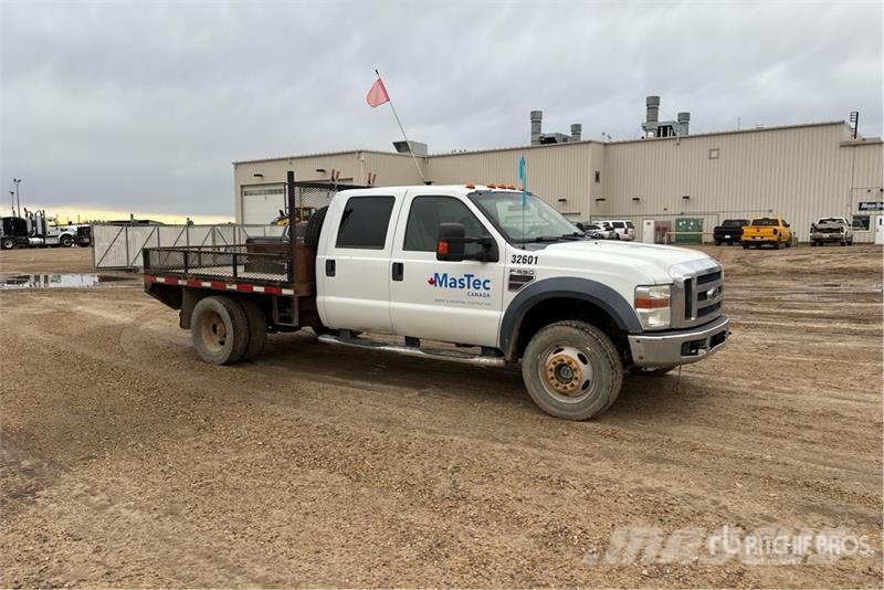 Ford F-550 XLT 4x4 Crew Cab Flatbed Truck (Inoperable) Camiões estrado/caixa aberta