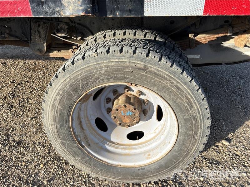 Ford F-550 XLT 4x4 Crew Cab Flatbed Truck Kamioni sa otvorenim sandukom