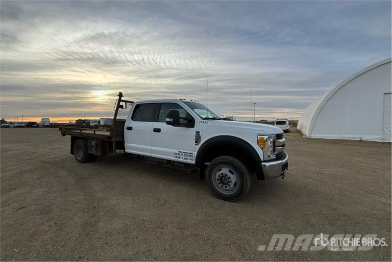 Ford F-550 XLT 4x4 Crew Cab Flatbed Truck Flatbed kamyonlar