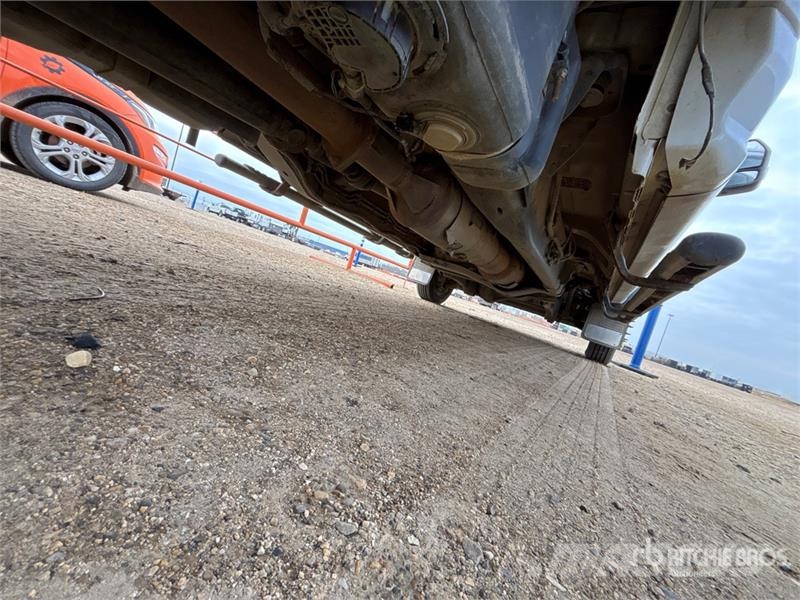 Ford F-550 XLT 4x4 Crew Cab Flatbed Truck Kamioni sa otvorenim sandukom