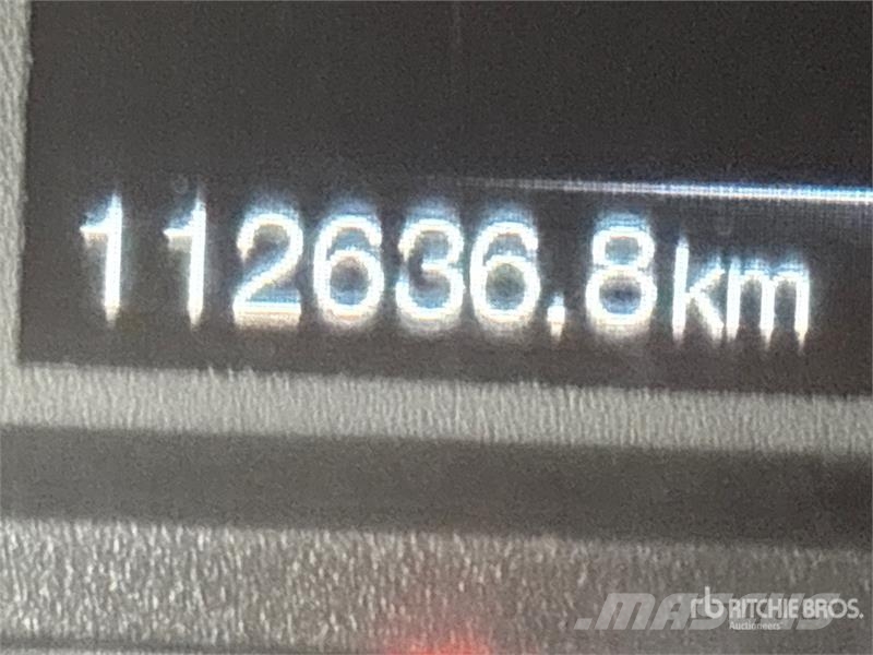 Ford F-550 XLT 4x4 Crew Cab Flatbed Truck Kamioni sa otvorenim sandukom