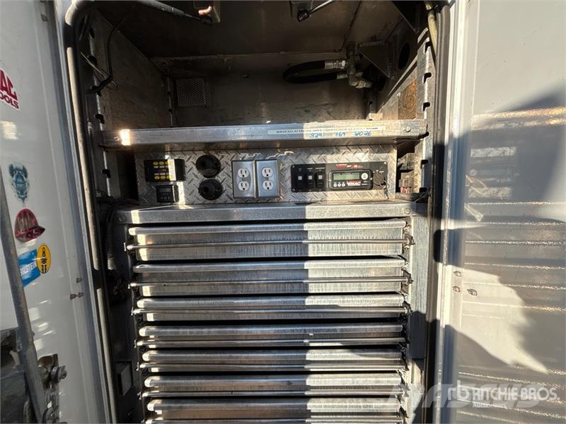 Ford F-550 XLT 4x4 Crew Cab Service Truck Camions et véhicules municipaux