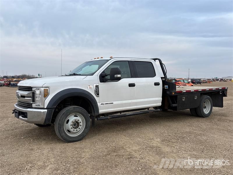 Ford F-550 XLT 4x4 Crew Cab Flatbed Truck Kamioni sa otvorenim sandukom