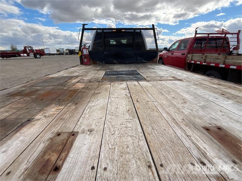 Ford F-550 XLT 4x4 Crew Cab Flatbed Truck Lava-kuorma-autot