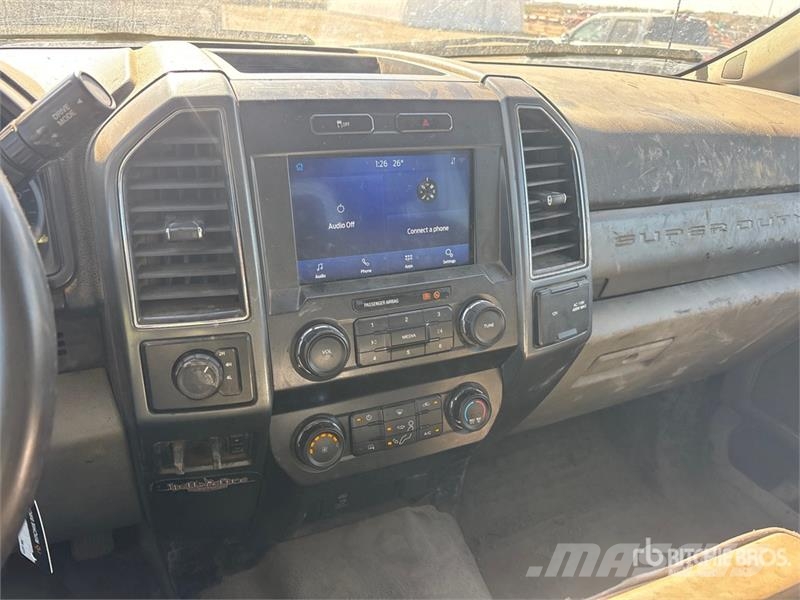 Ford F-550 XLT 4x4 Crew Cab Flatbed Truck Lastbil med lad/Flatbed