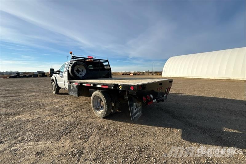 Ford F-550 XLT 4x4 Crew Cab Flatbed Truck Kamioni sa otvorenim sandukom