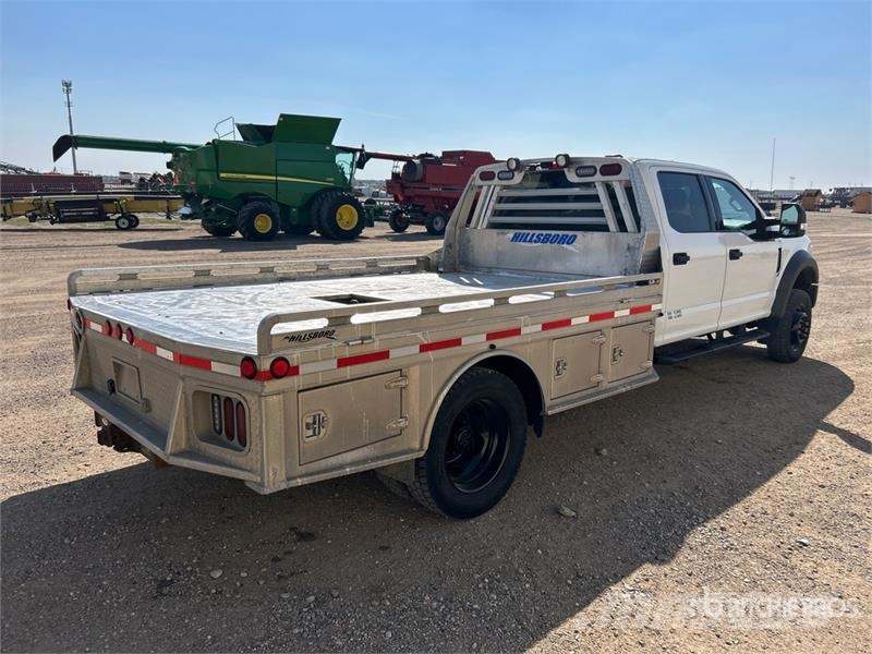 Ford F-550 XLT 4x4 Crew Cab Flatbed Truck 플랫베드/드롭사이드 트럭