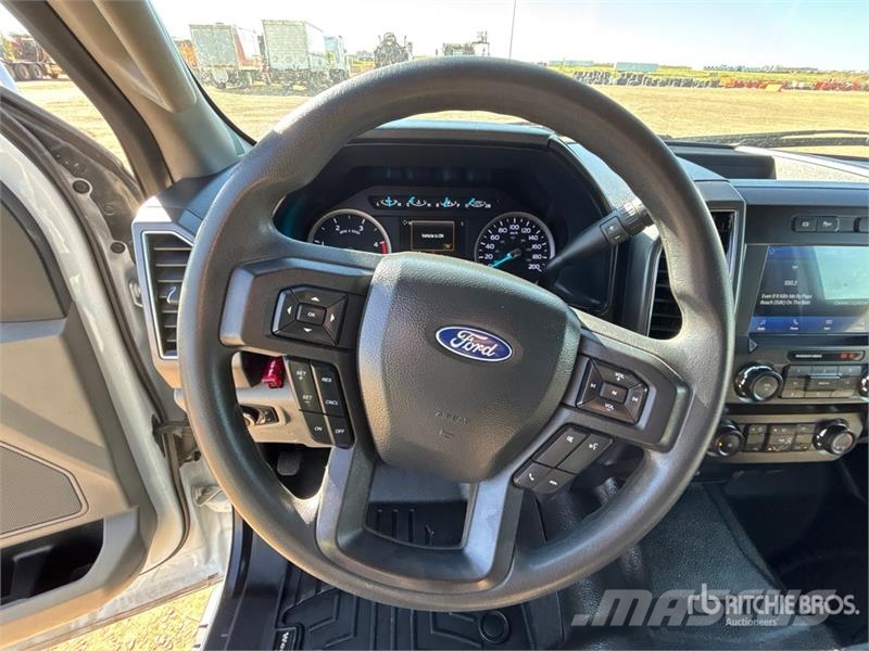 Ford F-550 XLT 4x4 Crew Cab Service Truck Municipal / general purpose vehicles