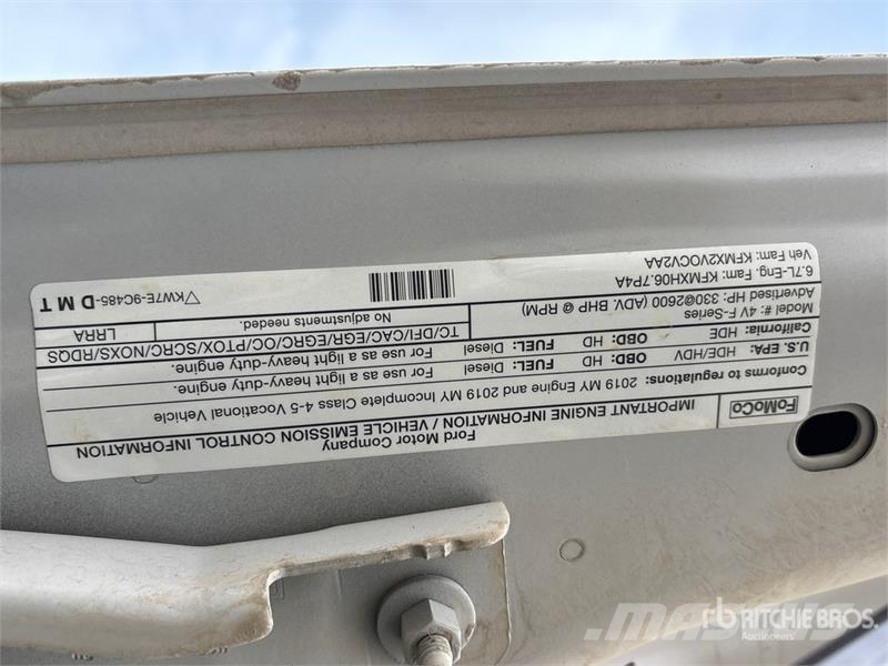 Ford F-550 XLT 4x4 Crew Cab Flatbed Truck Kamioni sa otvorenim sandukom