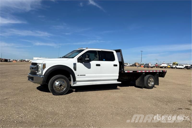Ford F-550 XLT 4x4 Crew Cab Flatbed Truck Lastbil med lad/Flatbed