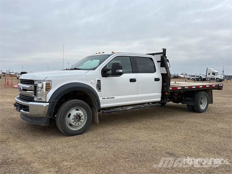 Ford F-550 XLT 4x4 Crew Cab Flatbed Truck Kamioni sa otvorenim sandukom