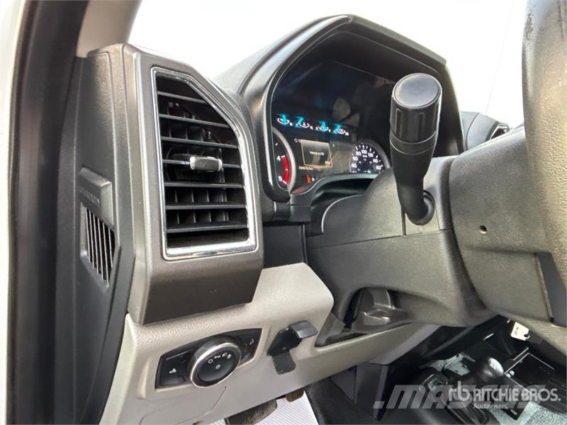 Ford F-550 XLT 4x4 Crew Cab Flatbed Truck Flatbed kamyonlar
