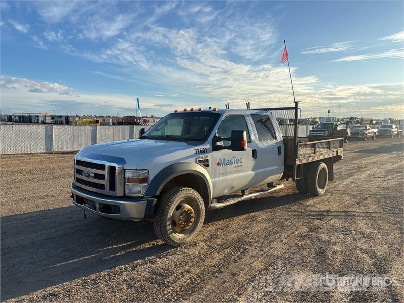 Ford F-550 XLT 4x4 Crew Cab Flatbed Truck (Inoperable) Flatbed kamyonlar