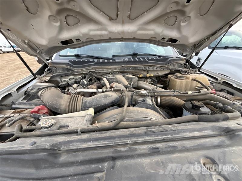 Ford F-550 XLT 4x4 Crew Cab Flatbed Truck Kamioni sa otvorenim sandukom