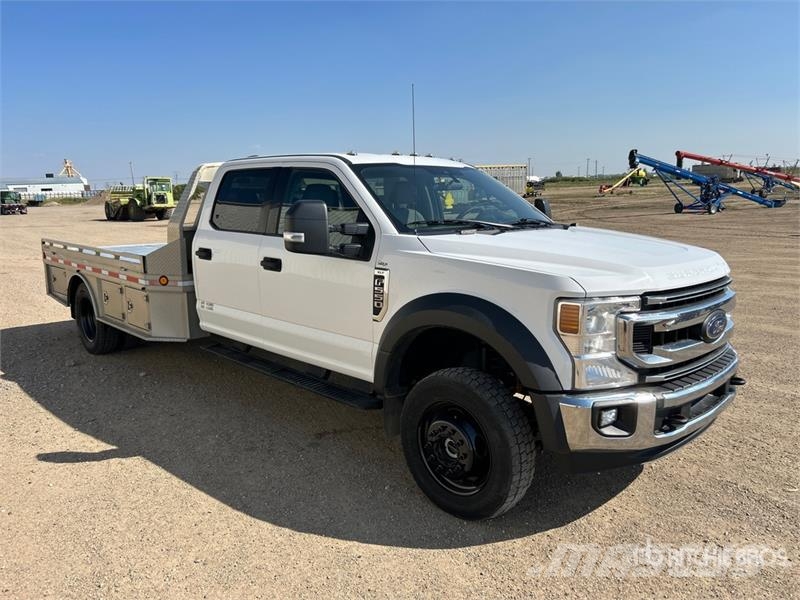 Ford F-550 XLT 4x4 Crew Cab Flatbed Truck 플랫베드/드롭사이드 트럭